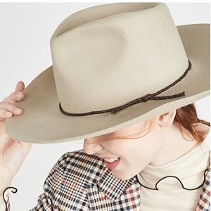 New Brixton Jenkins hat in Vanilla color